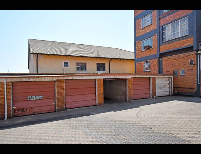 5 BEDROOM APARTMENT FOR SALE IN HIGHLANDS NORTH
